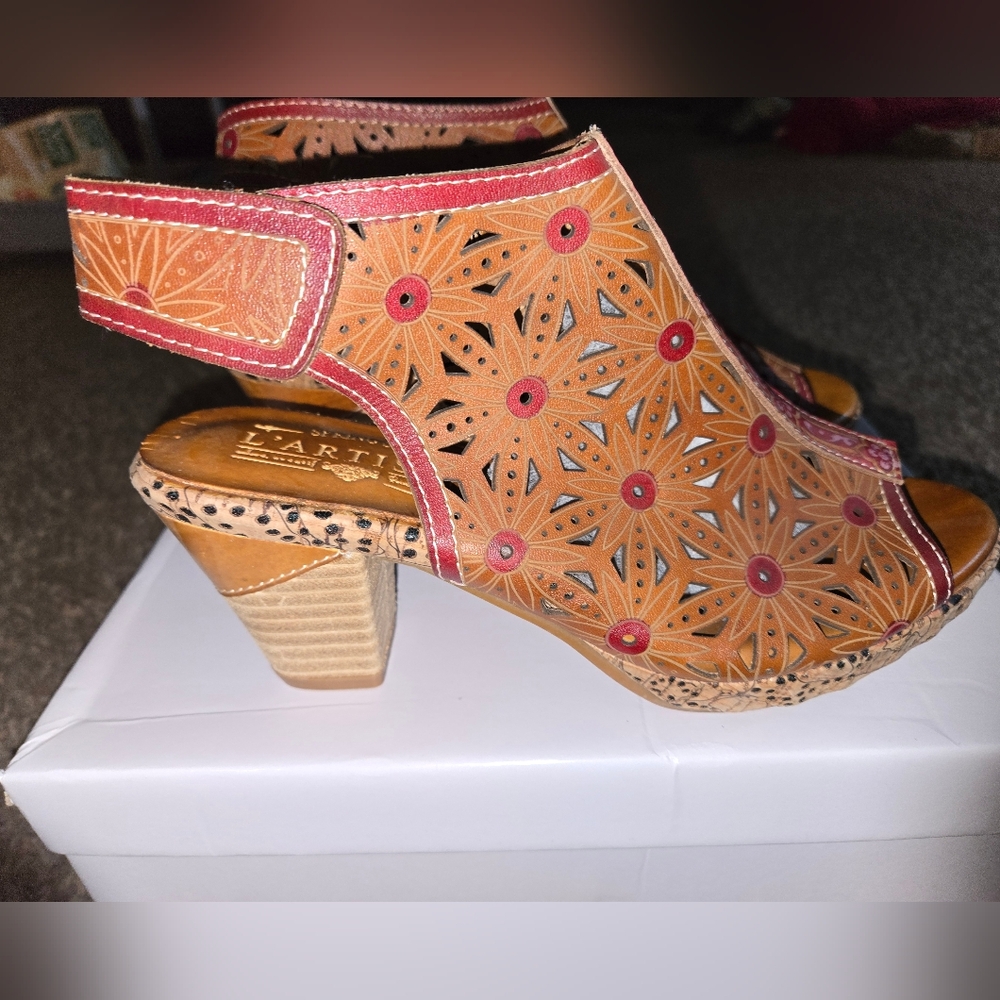 SPRING STEP L'ATISTE Tan and Pink Heels with Floral Cutouts